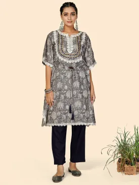 Women'S Print & Lace Work  Cotton Grey Stitched Kaftan Kurta With Pant Set