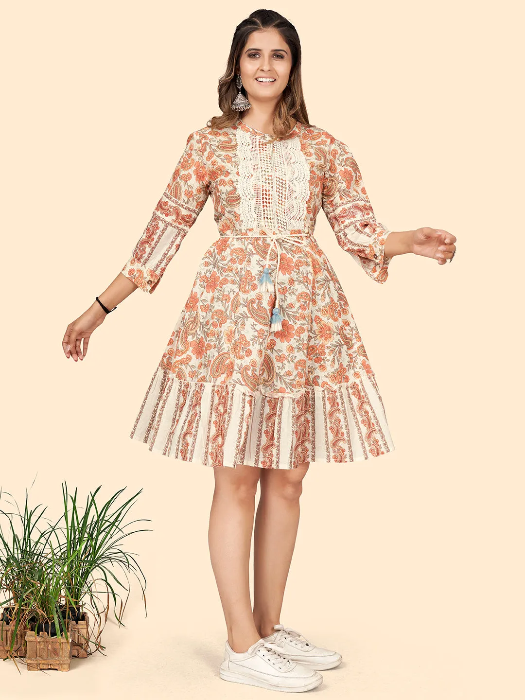 Women'S Print & Lace Work Flared Cotton Cream Stitched Dress